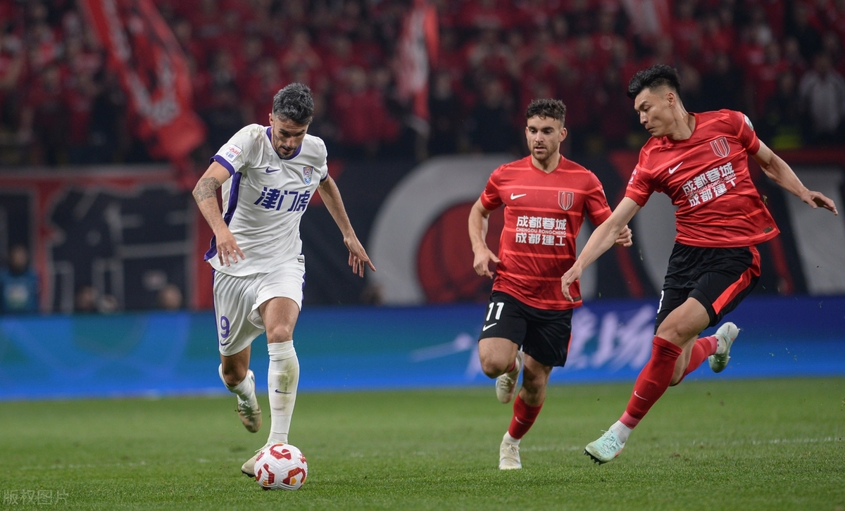 lol赛事直播关于足总杯今晨走向成谜，成都蓉城外线爆发，管理层满意，控场能力受关注的信息